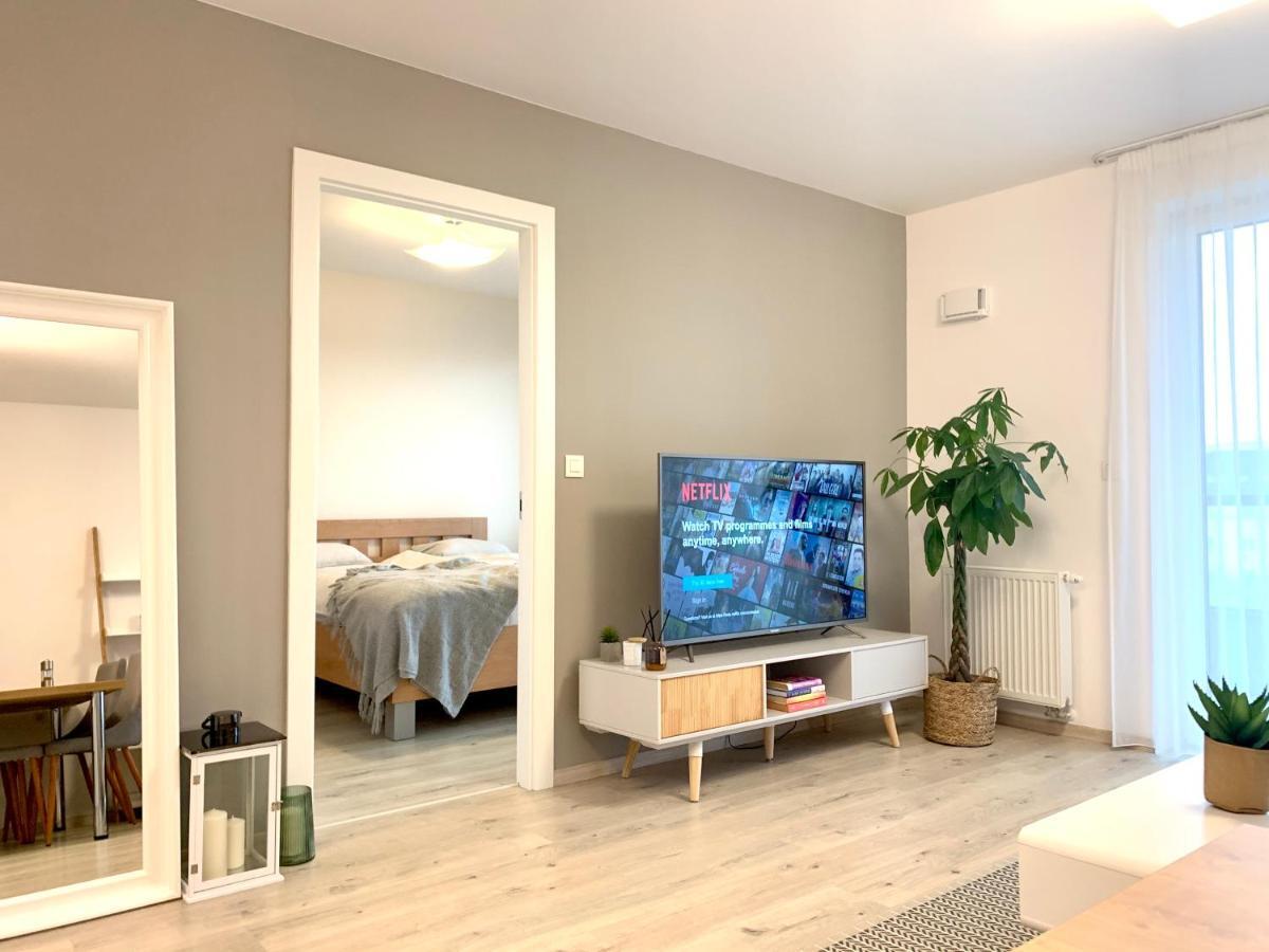 Apartmán Elegant, Bright Spacious In Center Bratislava