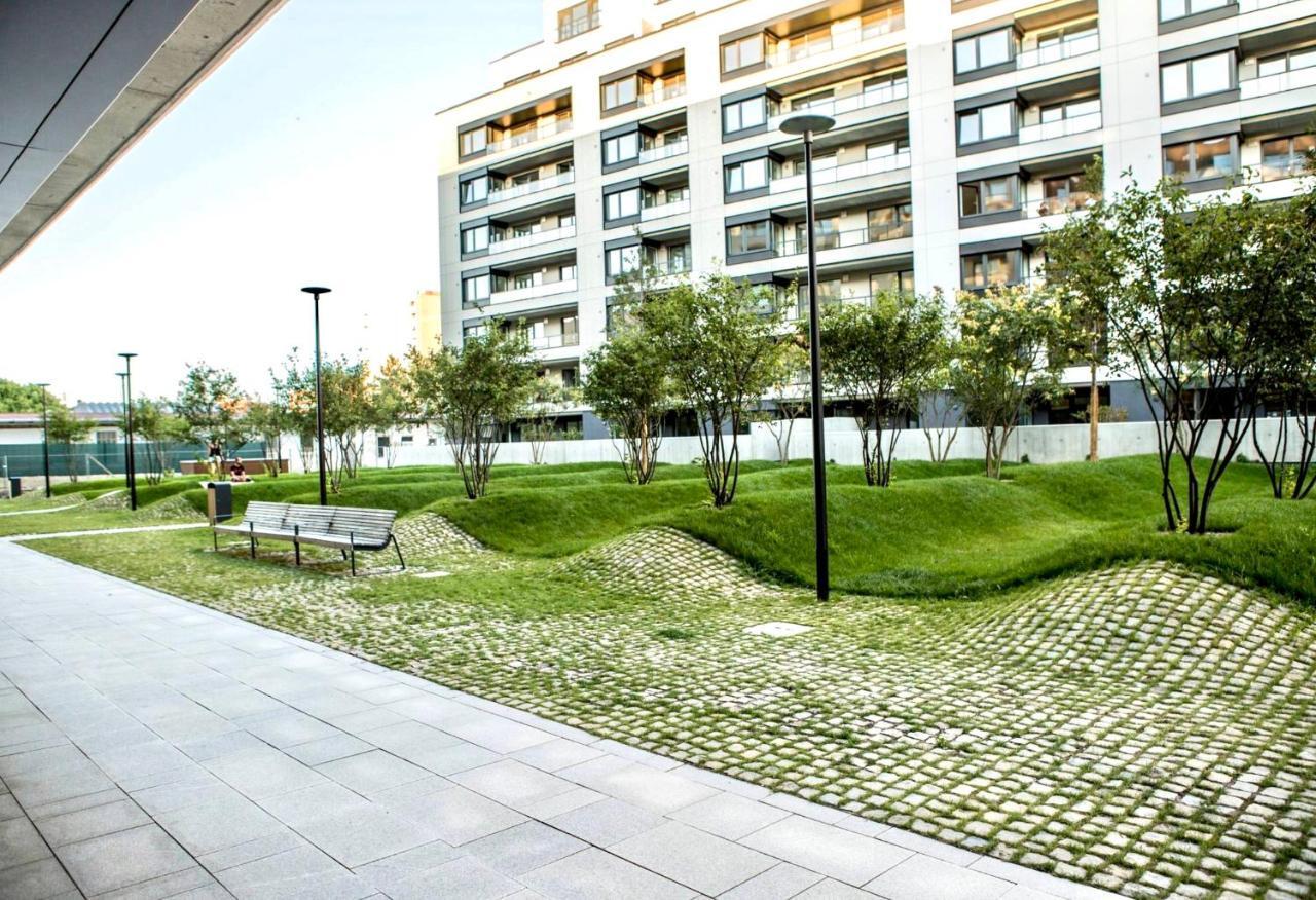 Elegant, Bright Spacious In Center Apartmán